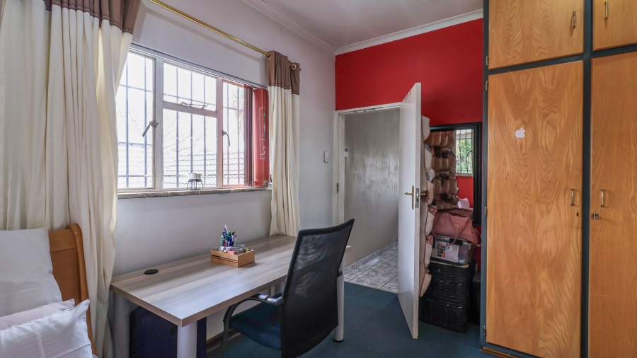 5 Bedroom Property for Sale in Florida Gauteng