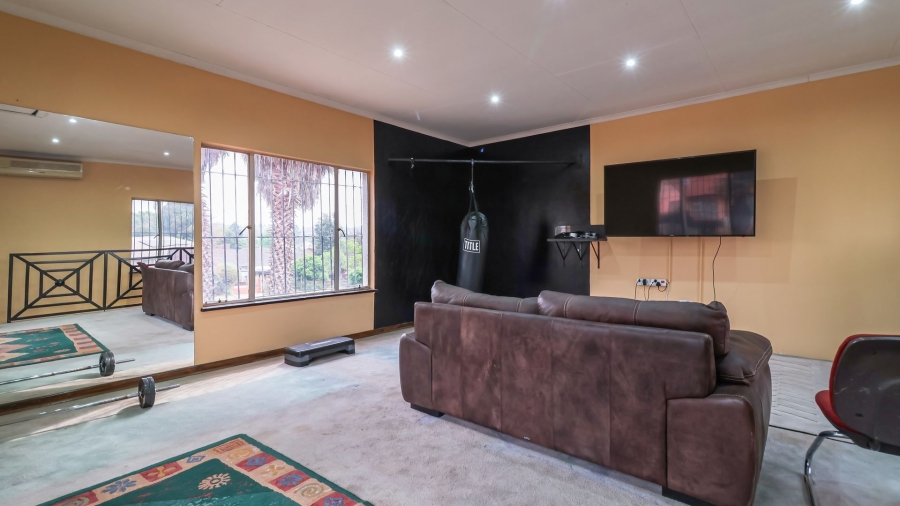 5 Bedroom Property for Sale in Florida Gauteng