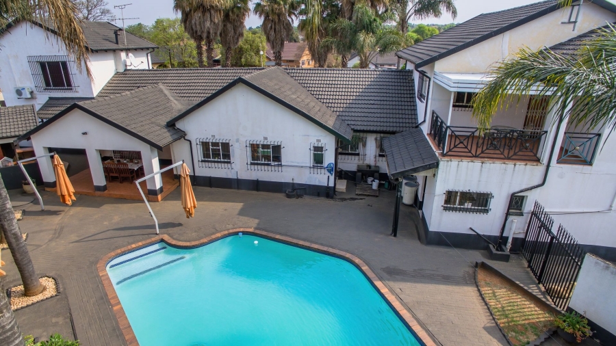 5 Bedroom Property for Sale in Florida Gauteng