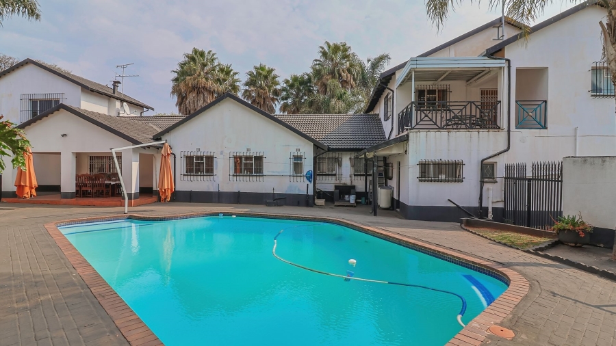 5 Bedroom Property for Sale in Florida Gauteng