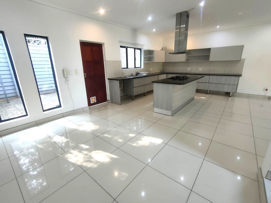 To Let 2 Bedroom Property for Rent in Emmarentia Gauteng