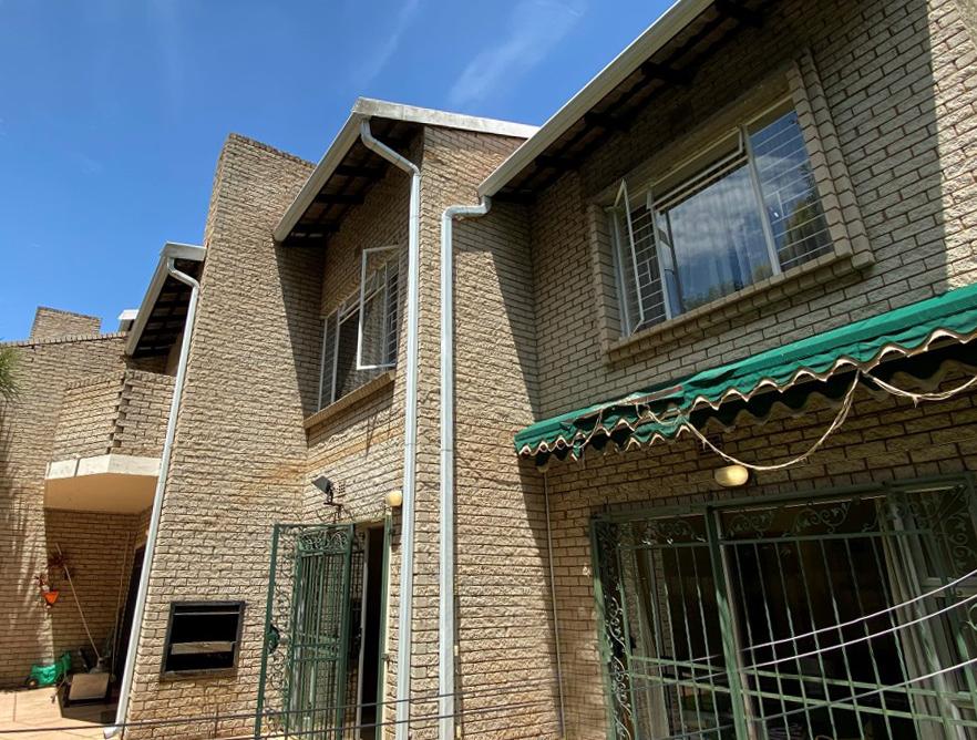 To Let 4 Bedroom Property for Rent in Victory Park Gauteng