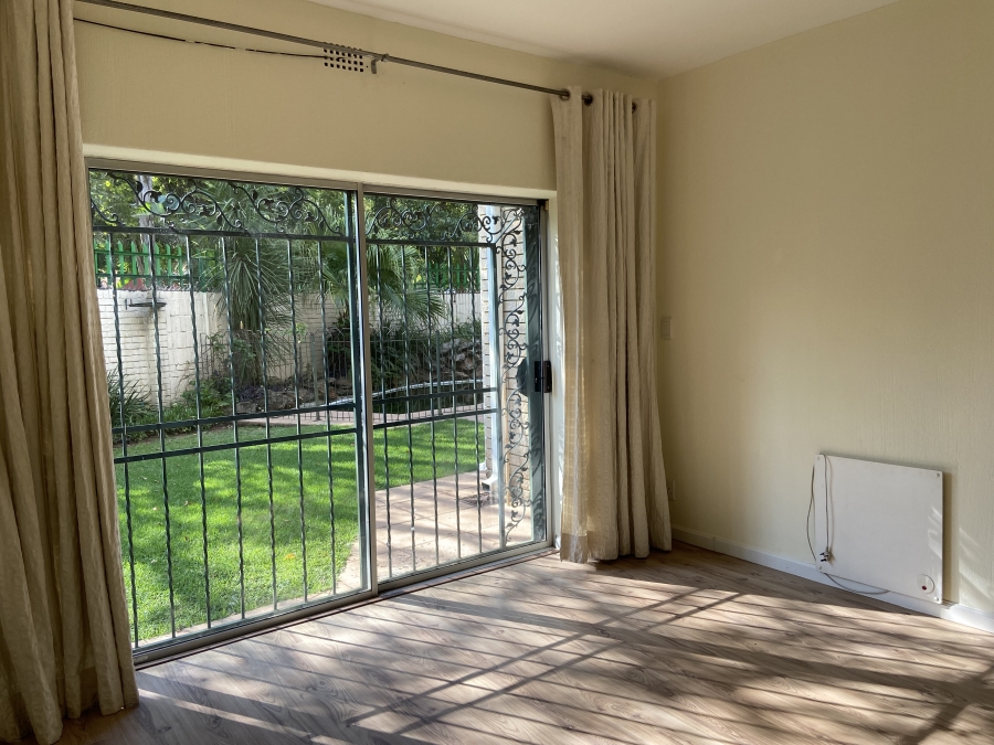To Let 4 Bedroom Property for Rent in Victory Park Gauteng