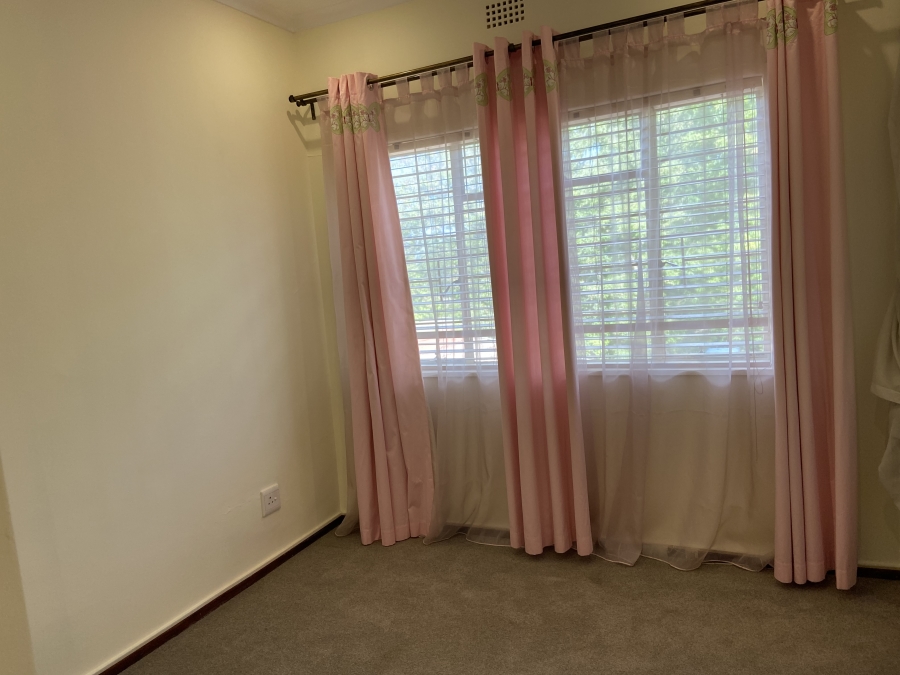 To Let 4 Bedroom Property for Rent in Victory Park Gauteng