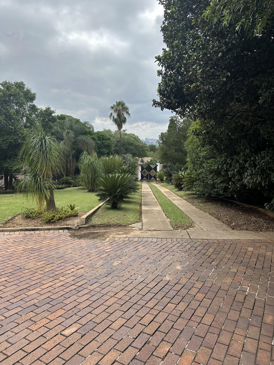 5 Bedroom Property for Sale in Bryanston Gauteng