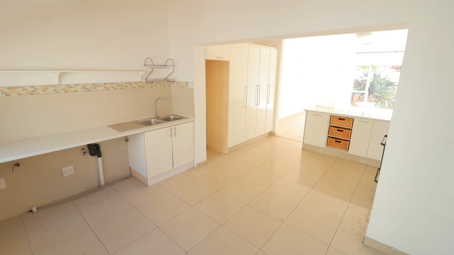 To Let 3 Bedroom Property for Rent in Lonehill Gauteng