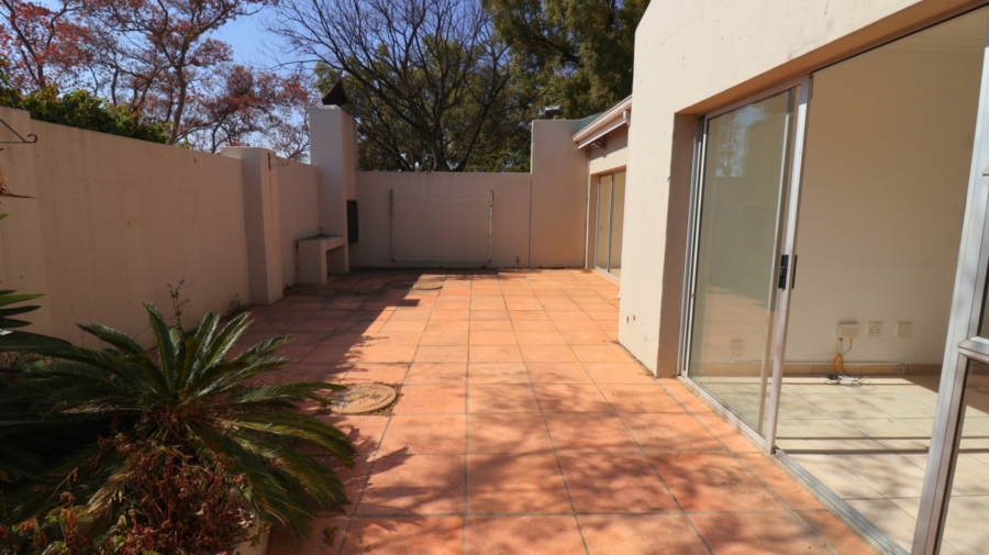 To Let 3 Bedroom Property for Rent in Lonehill Gauteng