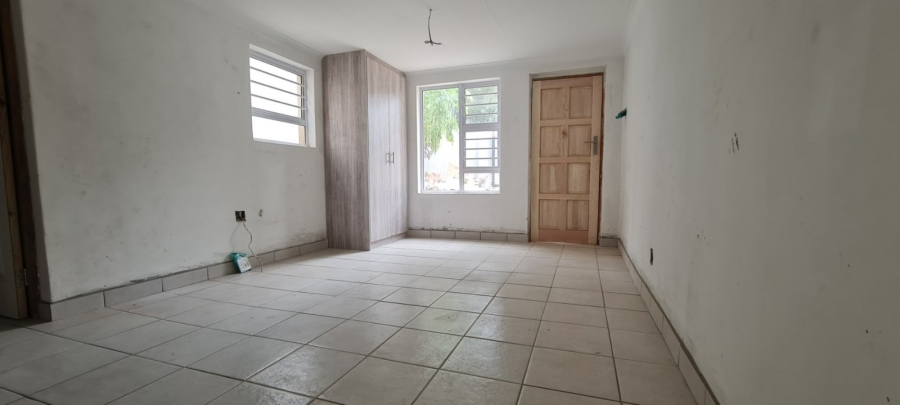 5 Bedroom Property for Sale in Edenvale Central Gauteng