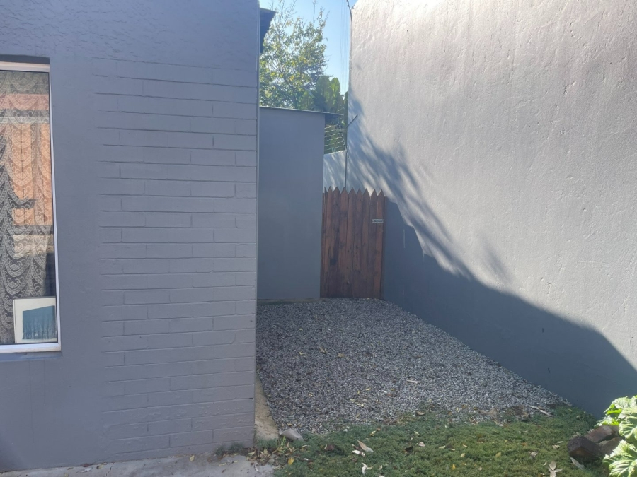 5 Bedroom Property for Sale in Edenvale Central Gauteng
