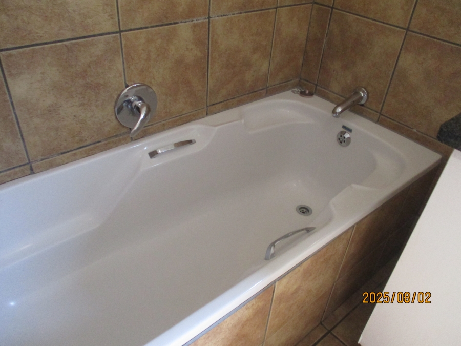 2 Bedroom Property for Sale in Carlswald Gauteng