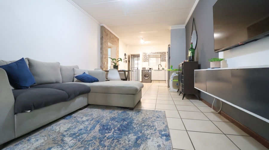 To Let 2 Bedroom Property for Rent in Lonehill Gauteng