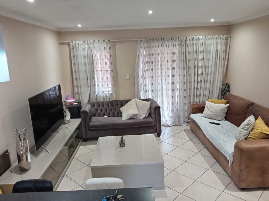 3 Bedroom Property for Sale in Monavoni Gauteng