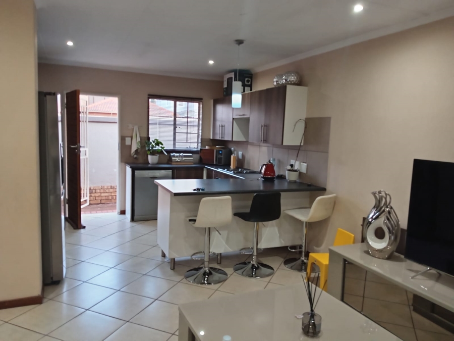 3 Bedroom Property for Sale in Monavoni Gauteng