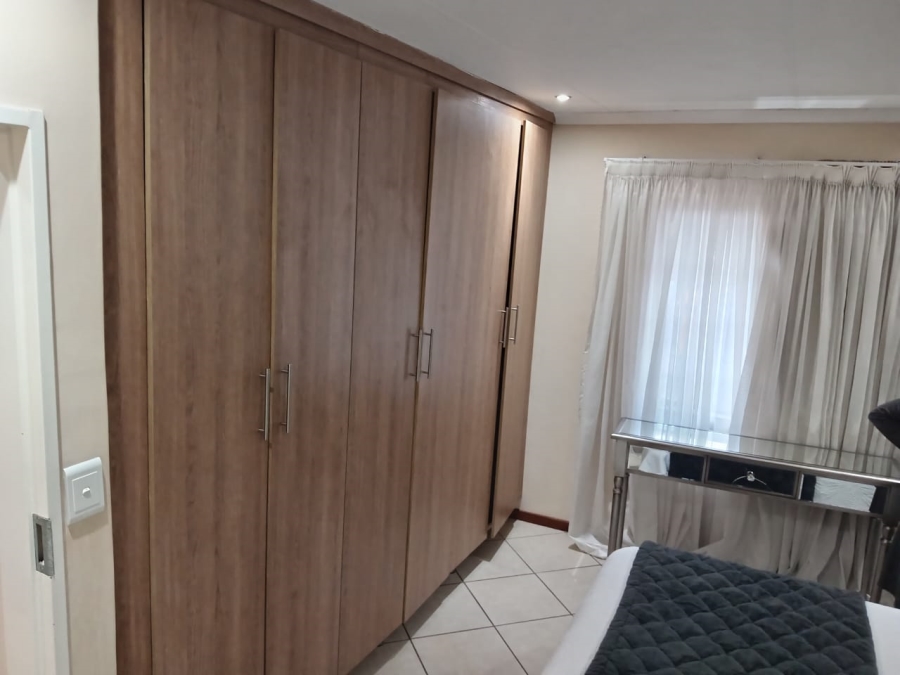 3 Bedroom Property for Sale in Monavoni Gauteng