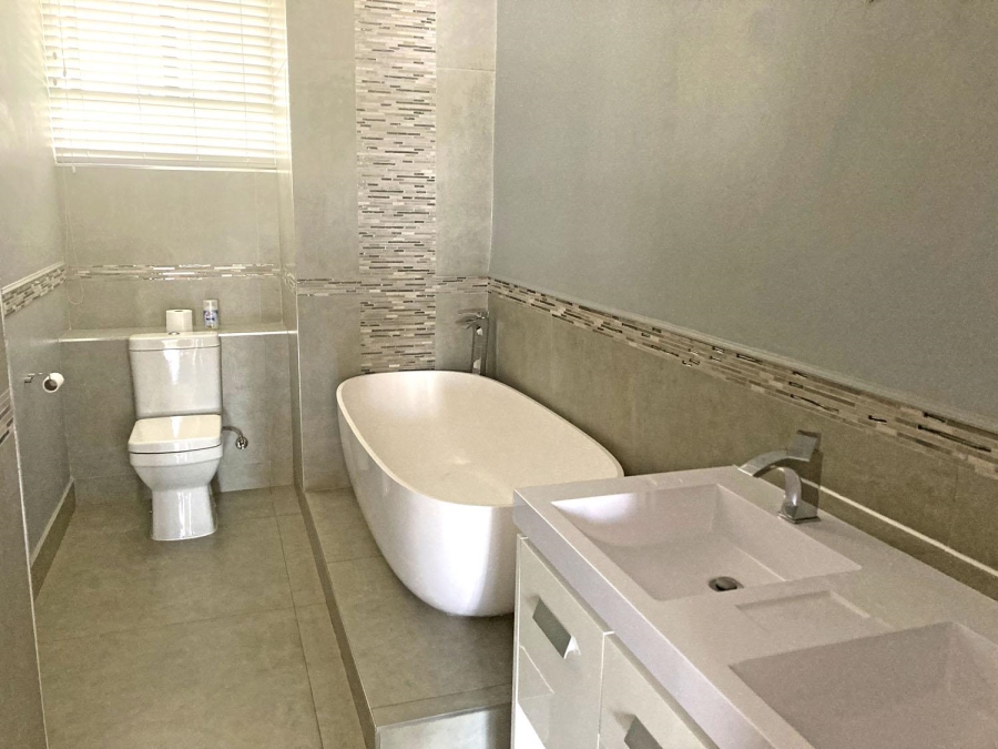 To Let 3 Bedroom Property for Rent in Melrose Gauteng