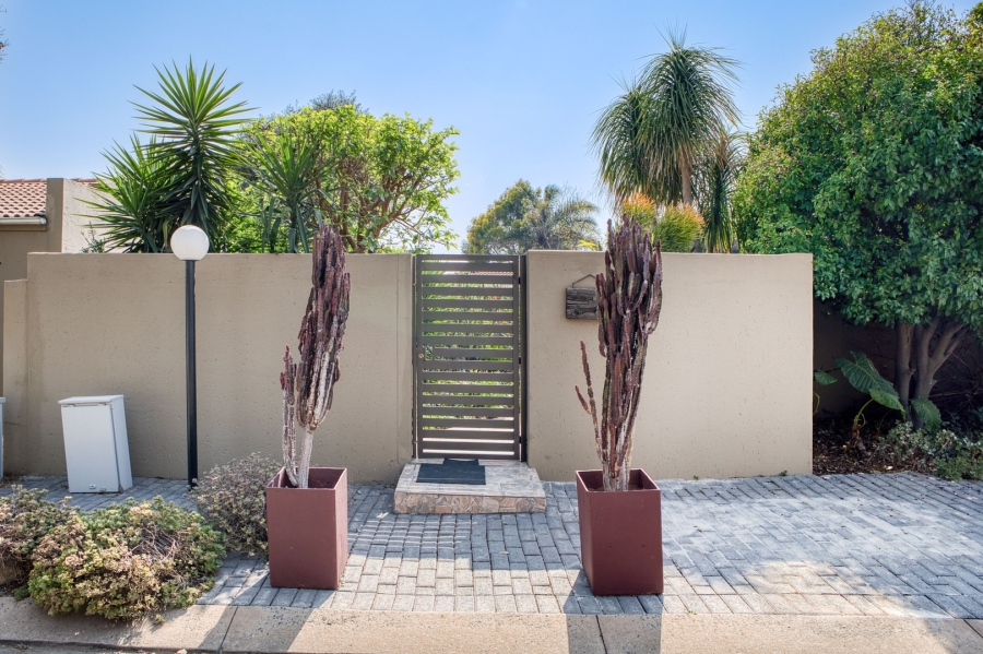3 Bedroom Property for Sale in Douglasdale Gauteng