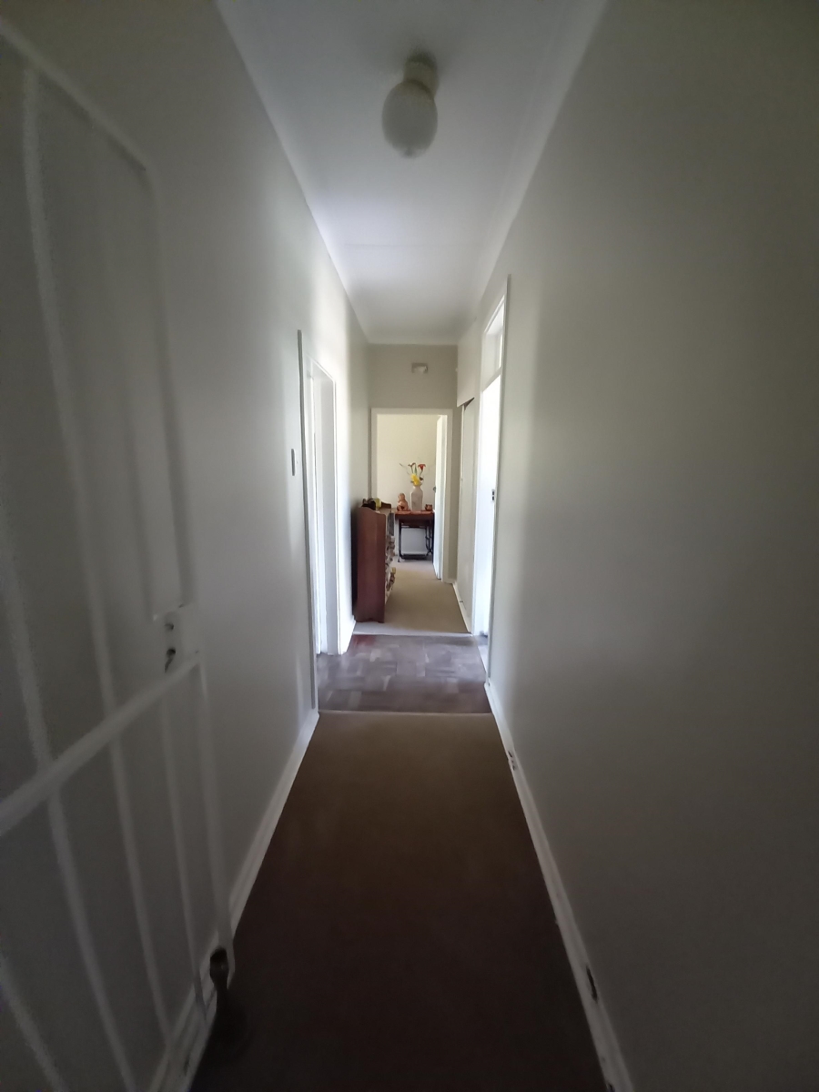 To Let 2 Bedroom Property for Rent in Waverley Gauteng