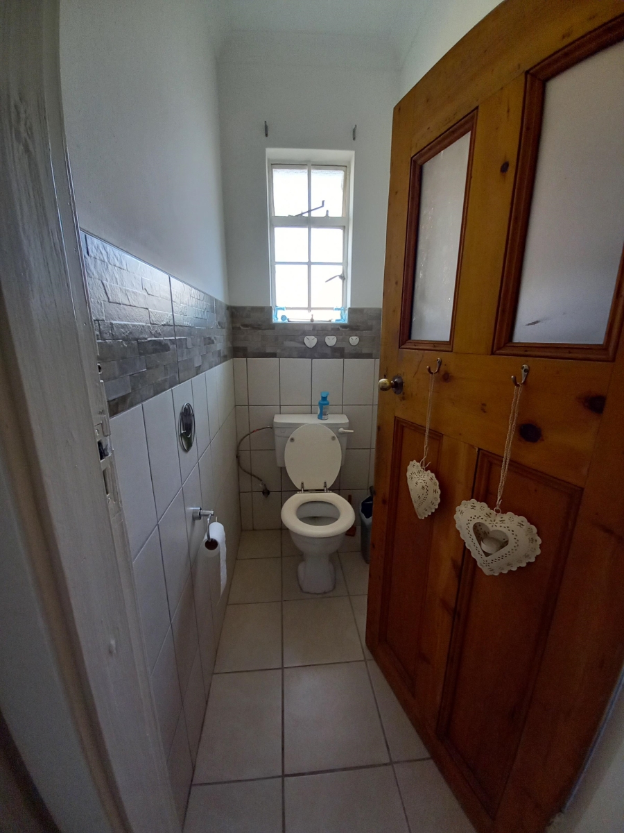 To Let 2 Bedroom Property for Rent in Waverley Gauteng