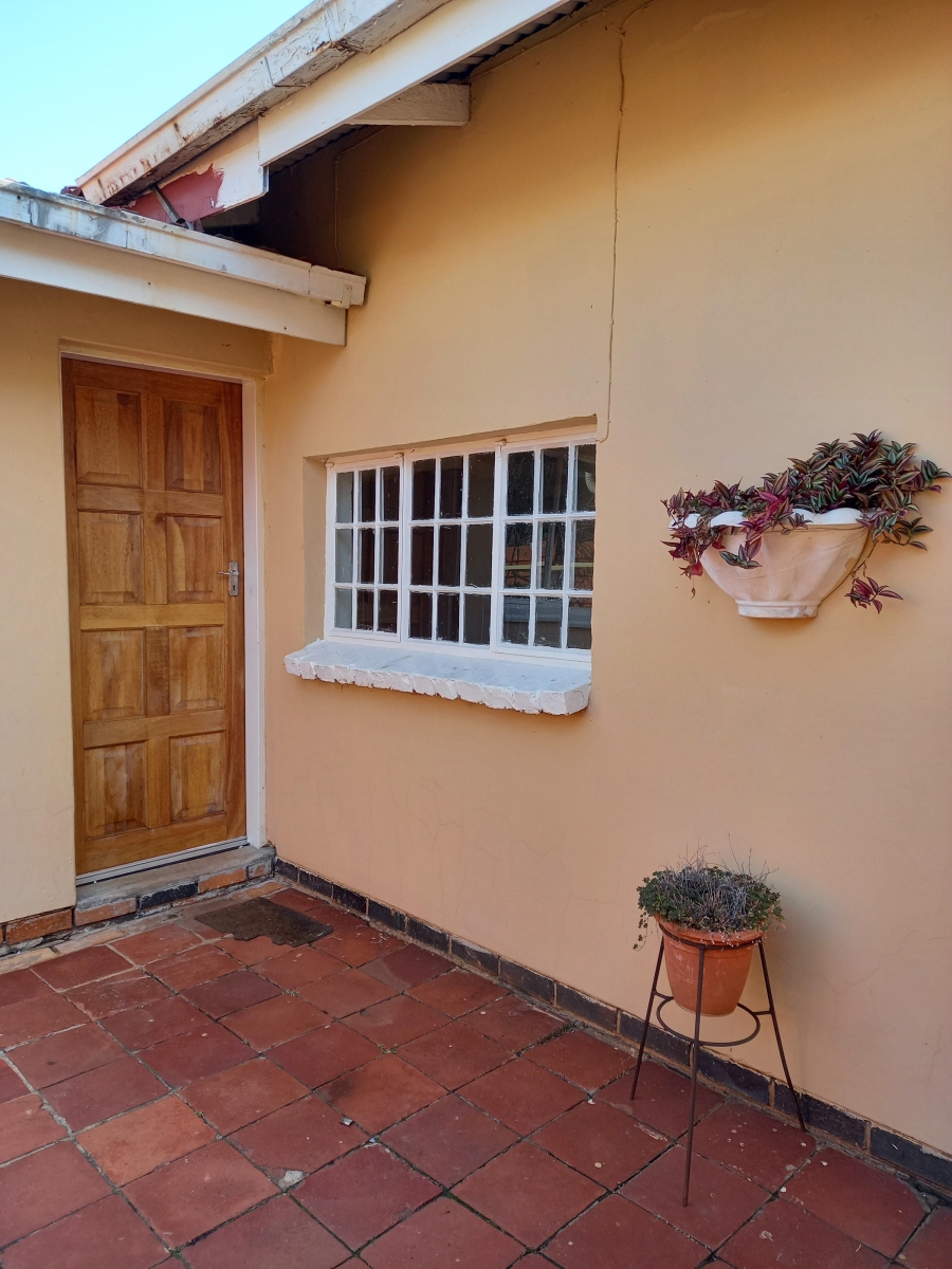 To Let 1 Bedroom Property for Rent in Waverley Gauteng