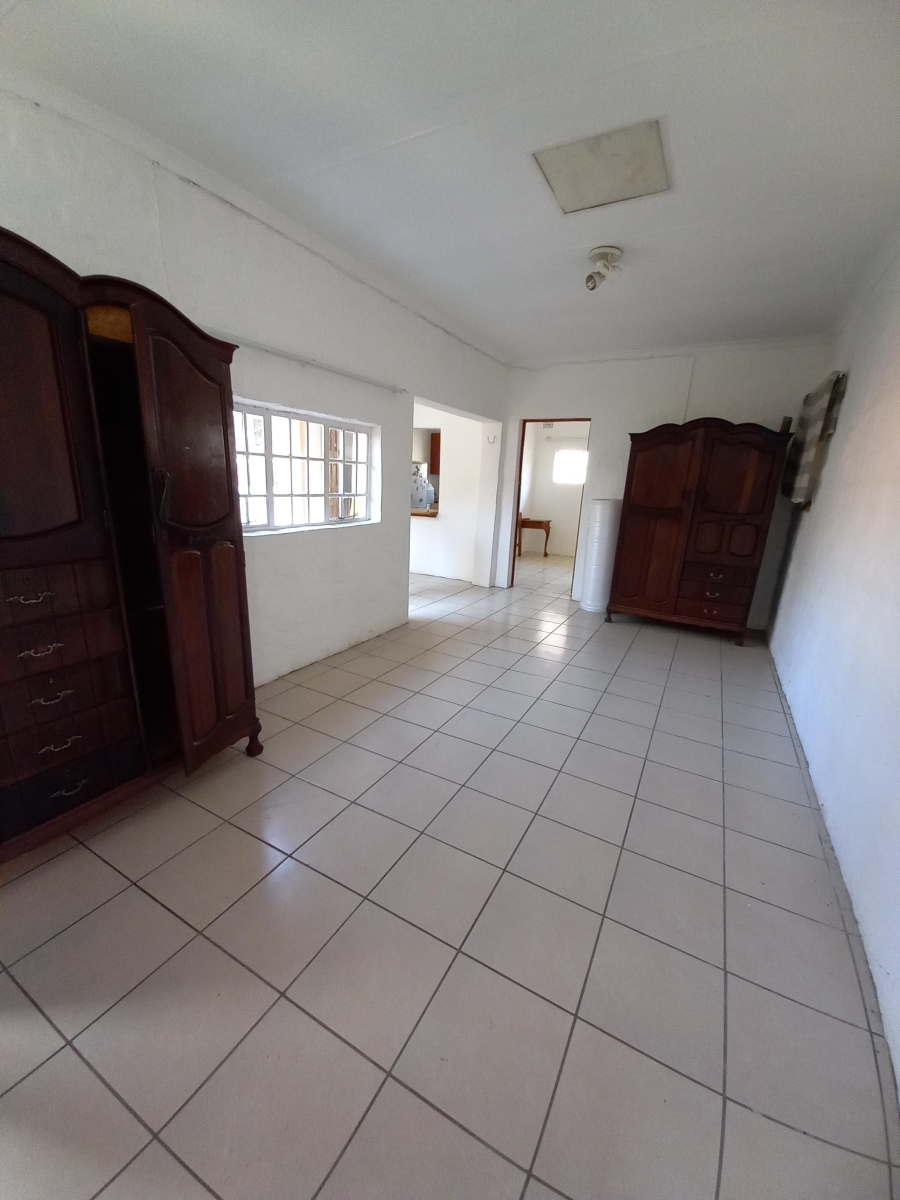 To Let 1 Bedroom Property for Rent in Waverley Gauteng