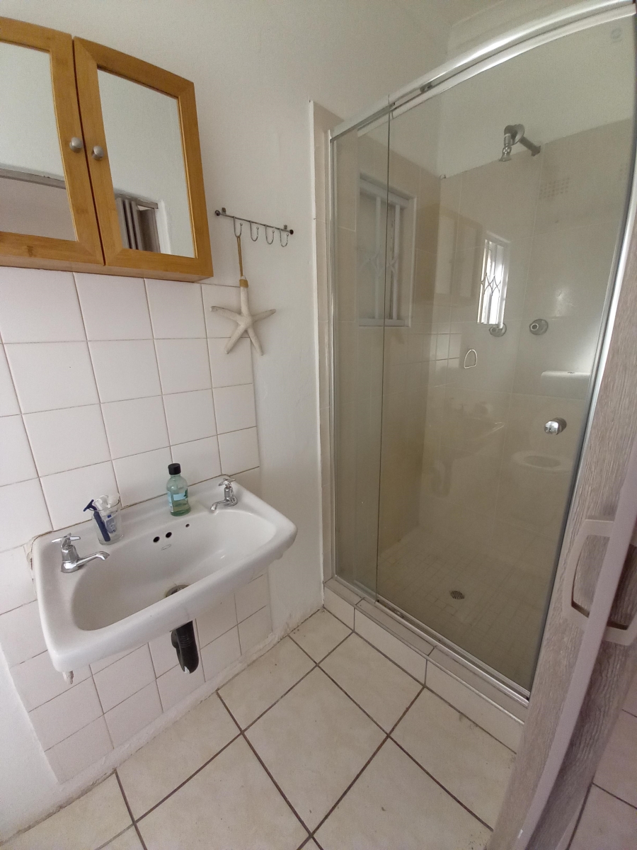 To Let 1 Bedroom Property for Rent in Waverley Gauteng