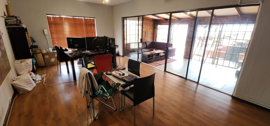 4 Bedroom Property for Sale in Mulbarton Gauteng