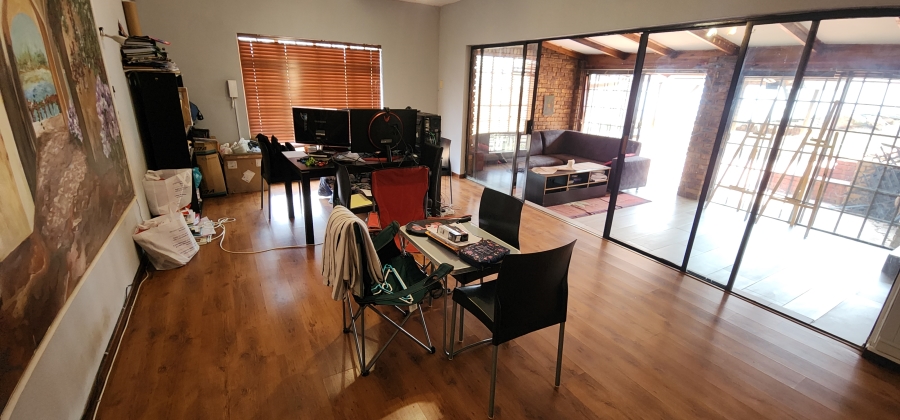 4 Bedroom Property for Sale in Mulbarton Gauteng