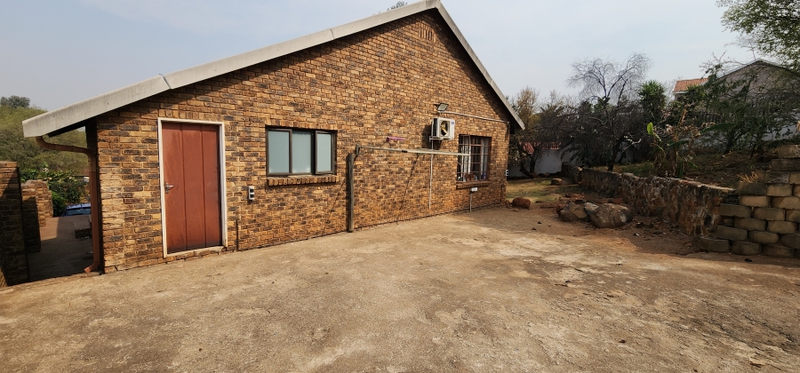 4 Bedroom Property for Sale in Mulbarton Gauteng