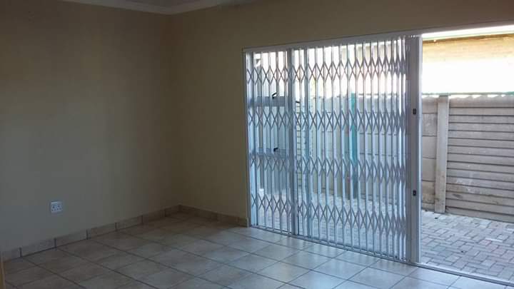 4 Bedroom Property for Sale in Vanderbijlpark SW 1 Gauteng