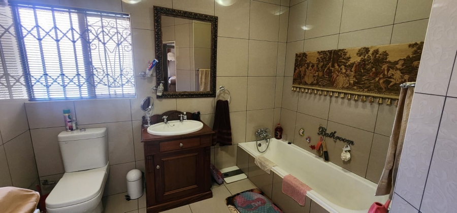 4 Bedroom Property for Sale in Vanderbijlpark SW 1 Gauteng