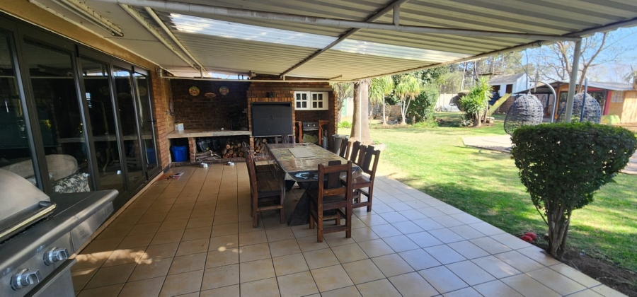 4 Bedroom Property for Sale in Vanderbijlpark SW 1 Gauteng