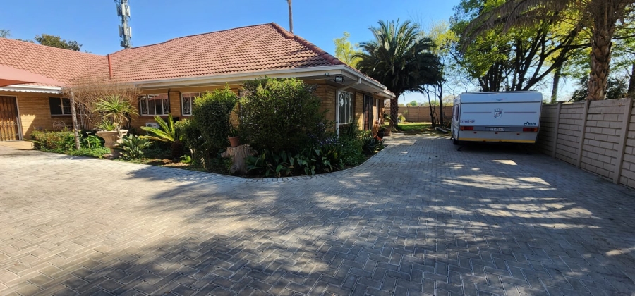 4 Bedroom Property for Sale in Vanderbijlpark SW 1 Gauteng