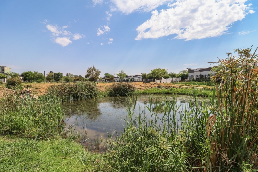 1 Bedroom Property for Sale in Broadacres Gauteng