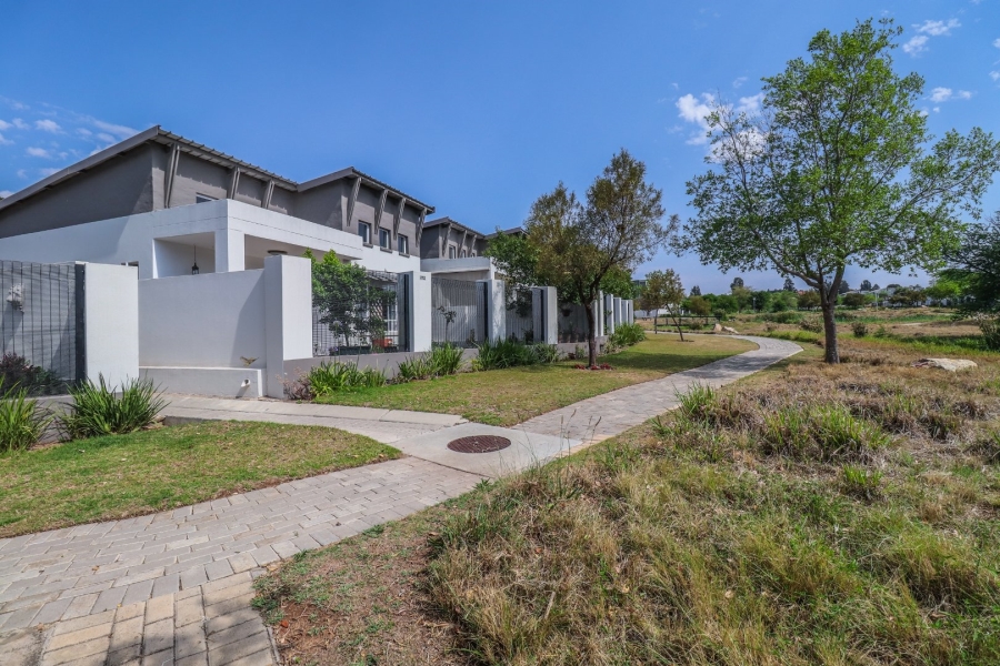 1 Bedroom Property for Sale in Broadacres Gauteng