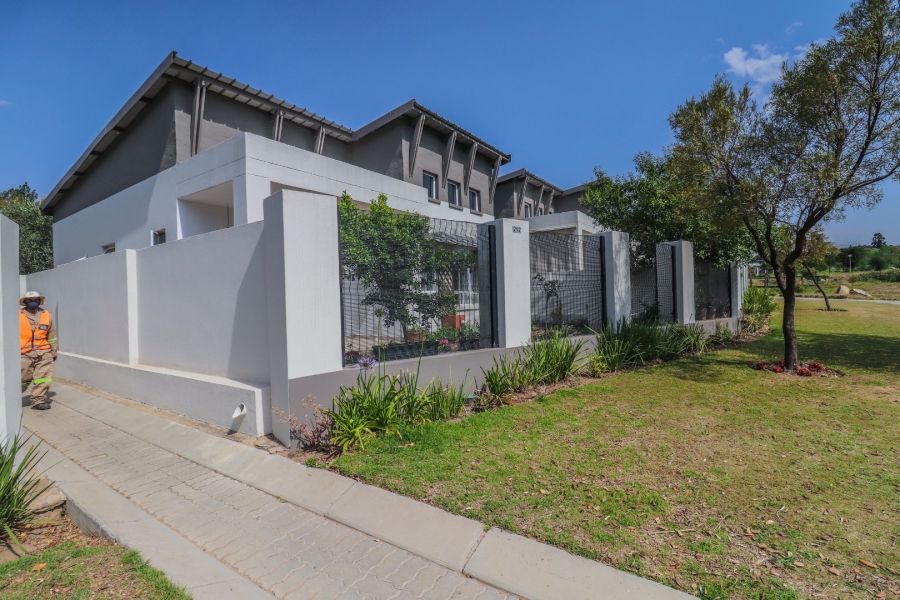 1 Bedroom Property for Sale in Broadacres Gauteng