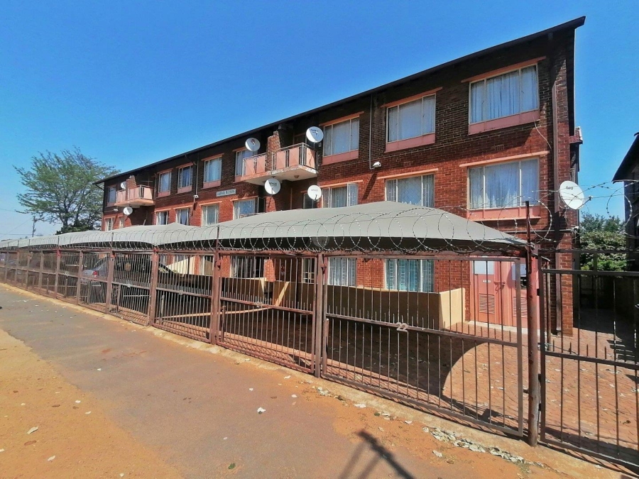 2 Bedroom Property for Sale in Witpoortjie Gauteng