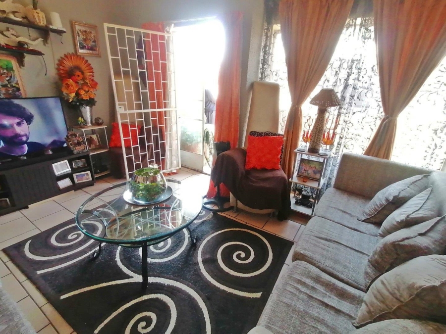 2 Bedroom Property for Sale in Witpoortjie Gauteng