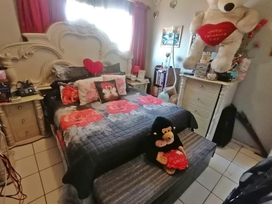 2 Bedroom Property for Sale in Witpoortjie Gauteng