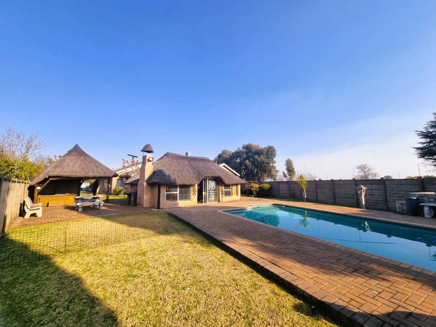 5 Bedroom Property for Sale in Vanderbijlpark SW 5 Gauteng