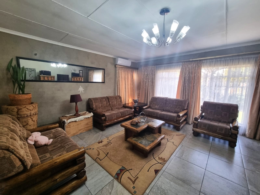 5 Bedroom Property for Sale in Vanderbijlpark SW 5 Gauteng