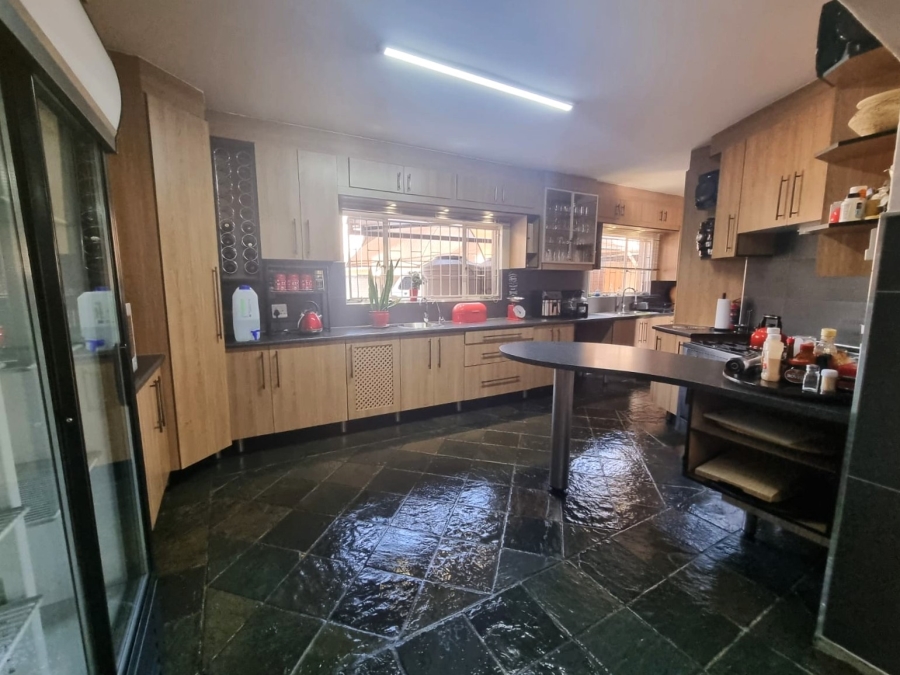5 Bedroom Property for Sale in Vanderbijlpark SW 5 Gauteng