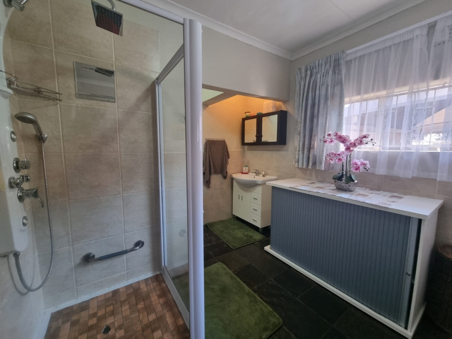 5 Bedroom Property for Sale in Vanderbijlpark SW 5 Gauteng