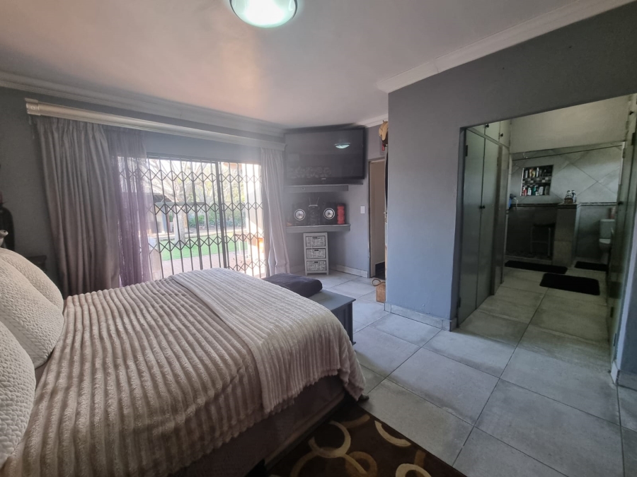 5 Bedroom Property for Sale in Vanderbijlpark SW 5 Gauteng