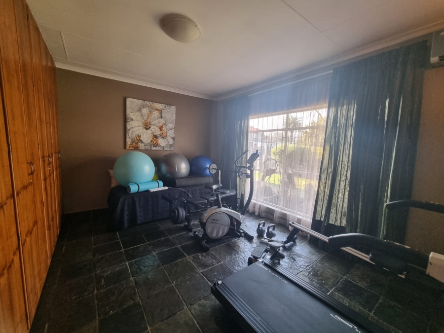5 Bedroom Property for Sale in Vanderbijlpark SW 5 Gauteng