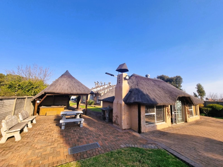 5 Bedroom Property for Sale in Vanderbijlpark SW 5 Gauteng