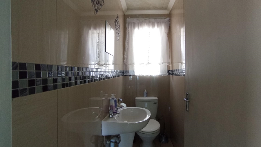3 Bedroom Property for Sale in Olievenhoutbosch Gauteng