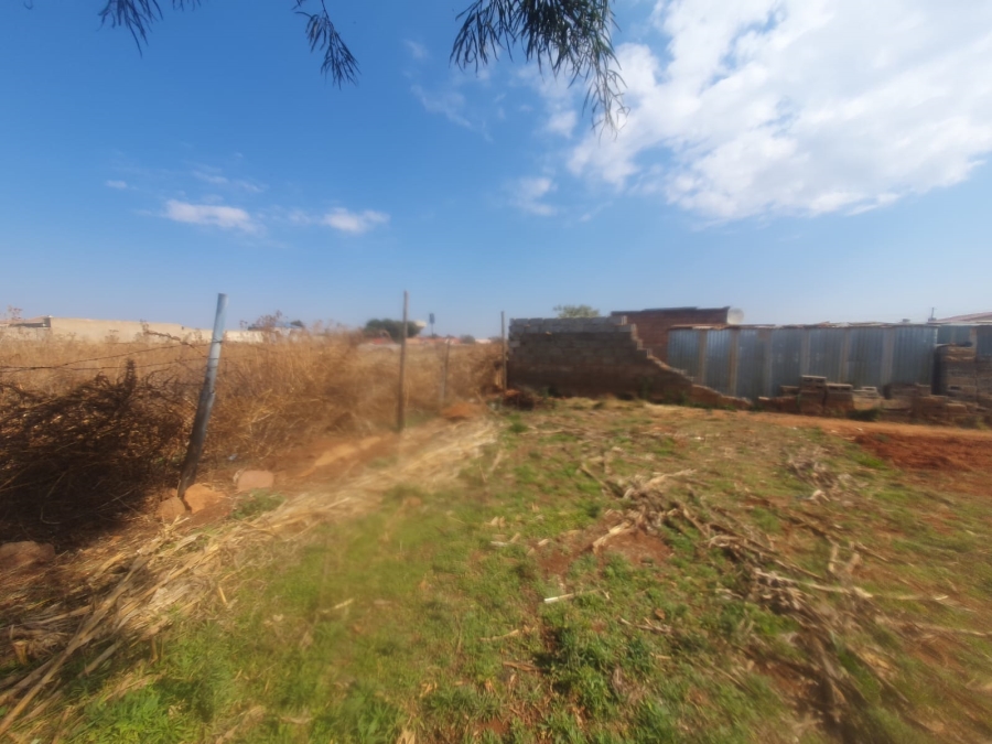 1 Bedroom Property for Sale in Bram Fischerville Gauteng