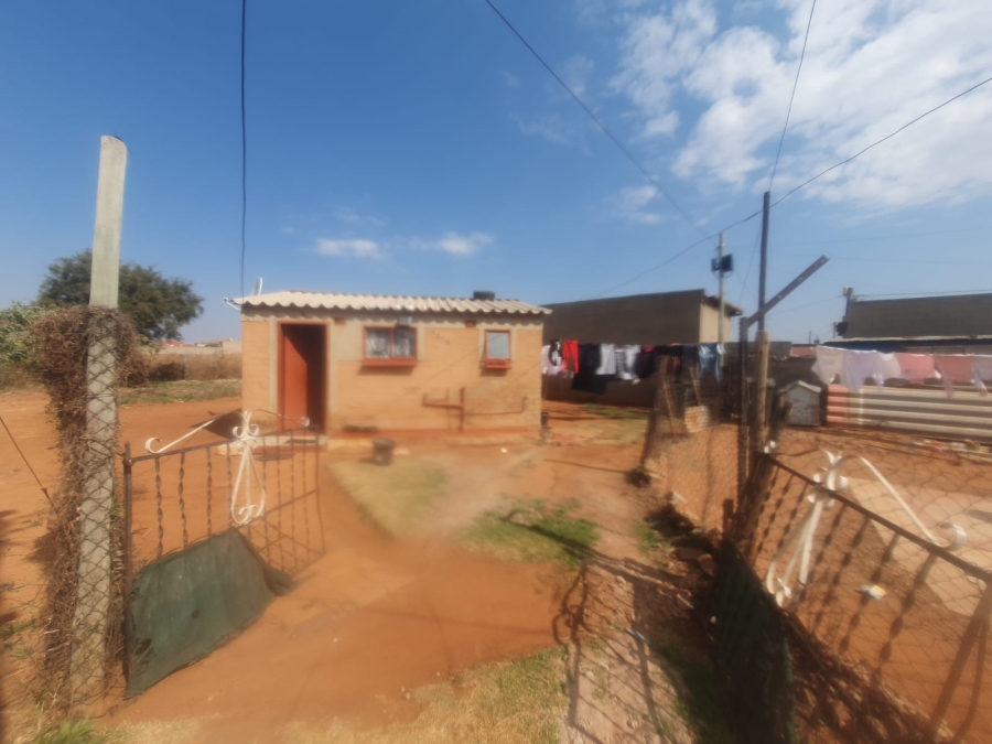 1 Bedroom Property for Sale in Bram Fischerville Gauteng