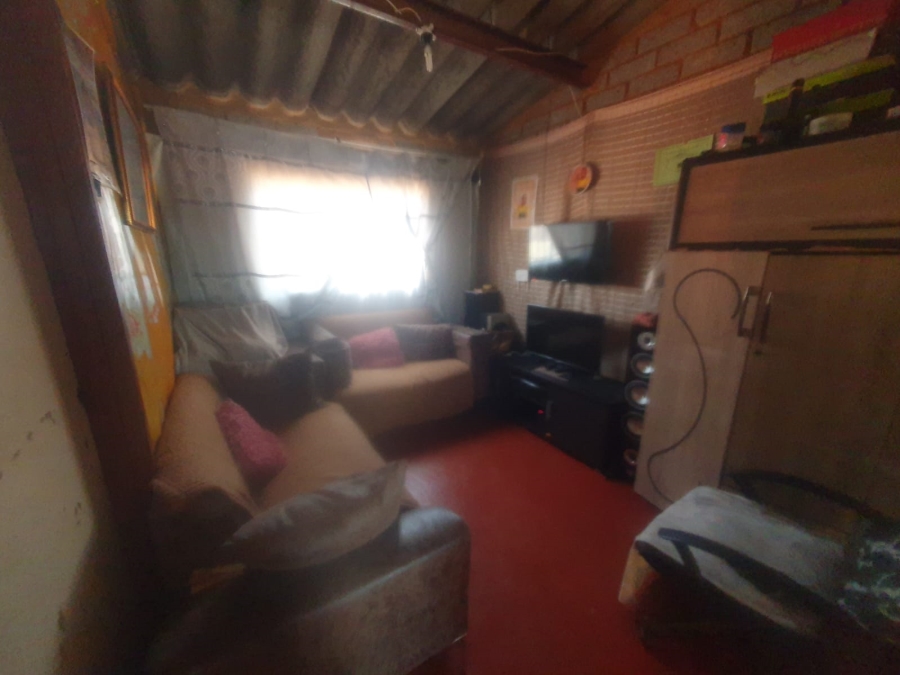 1 Bedroom Property for Sale in Bram Fischerville Gauteng