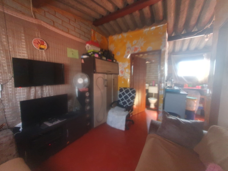1 Bedroom Property for Sale in Bram Fischerville Gauteng